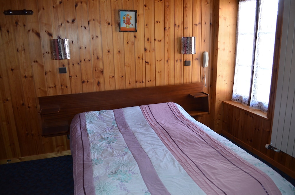 Hotel Les Touristes 9/35