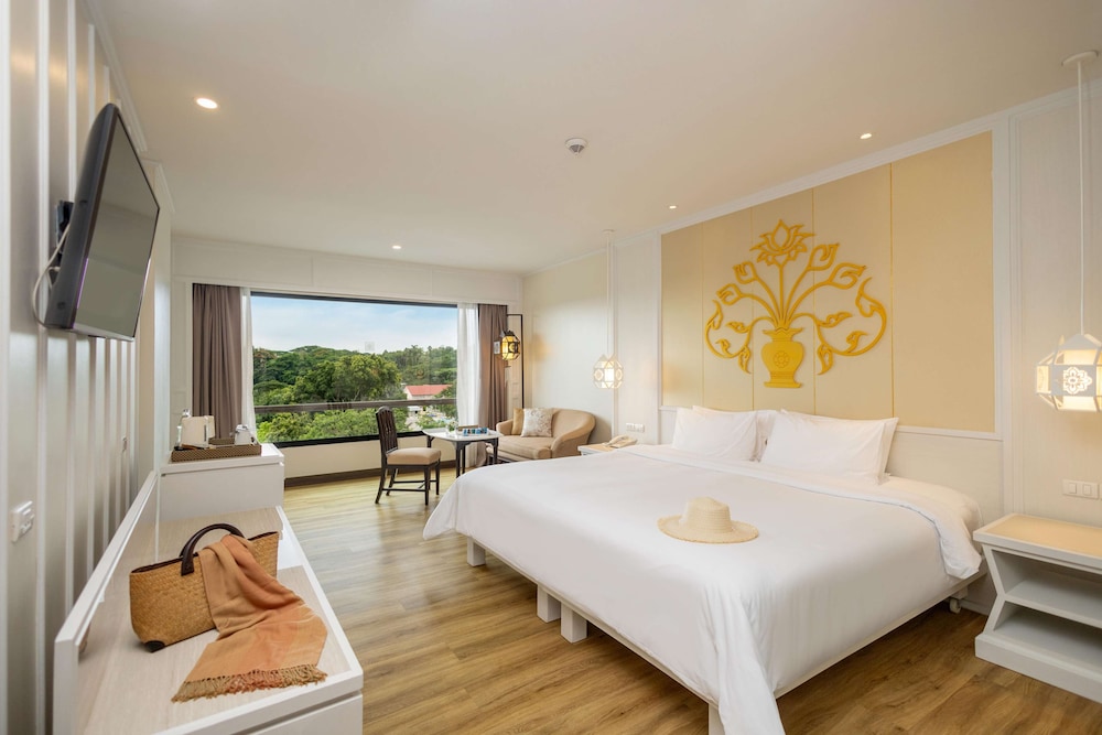 DELUXE, DOUBLE BED, GARDEN VIEW