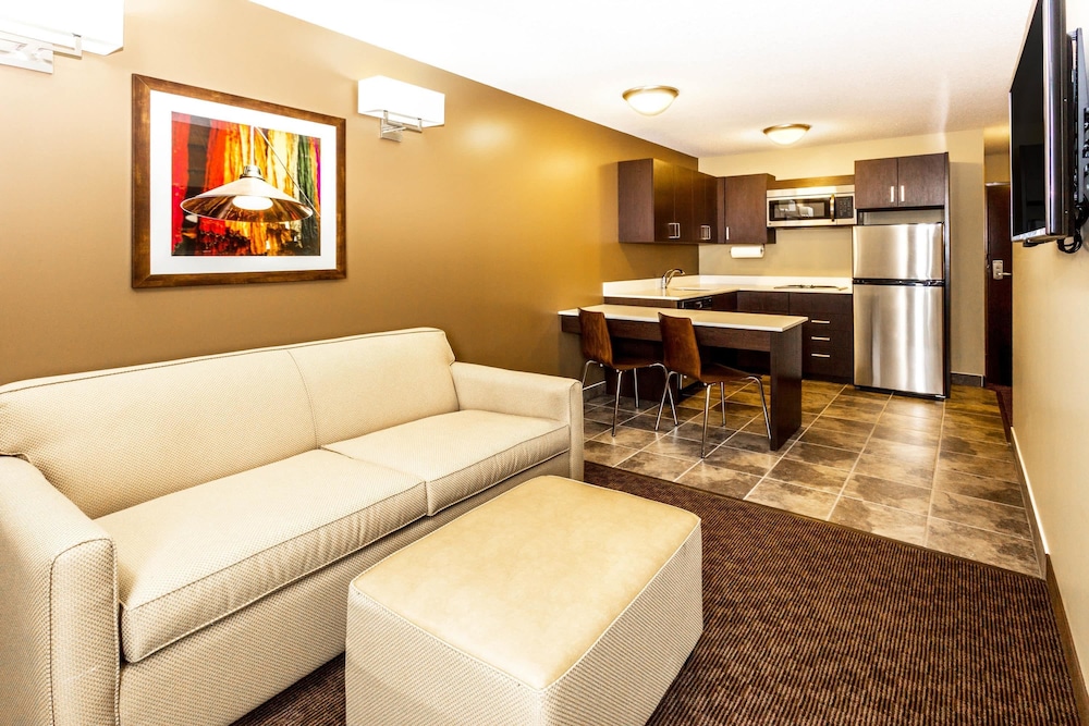 Microtel Inn And Suites By Wyndham Whitecourt 17/41