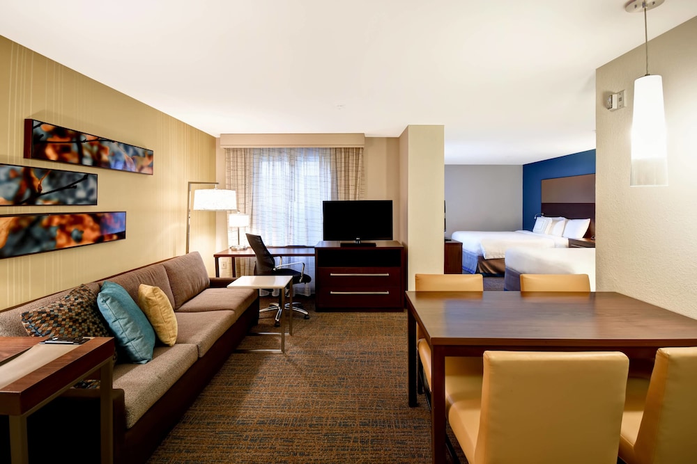 Residence Inn Springfield Chicopee 25/38