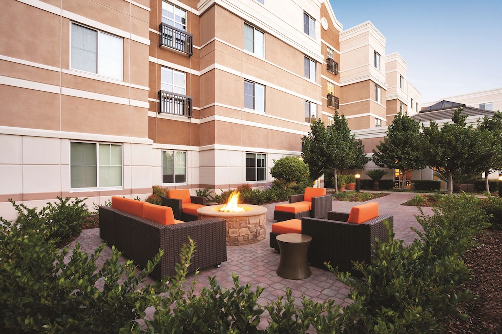 HYATT house Pleasant Hill 64/68