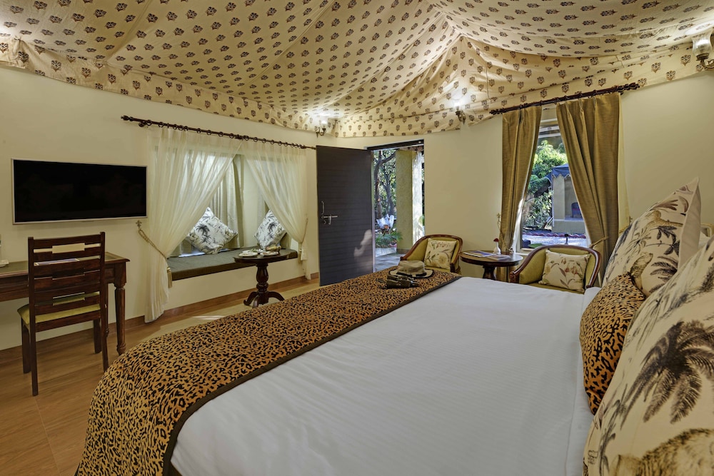 Gir Lion Safari Camp 10/36