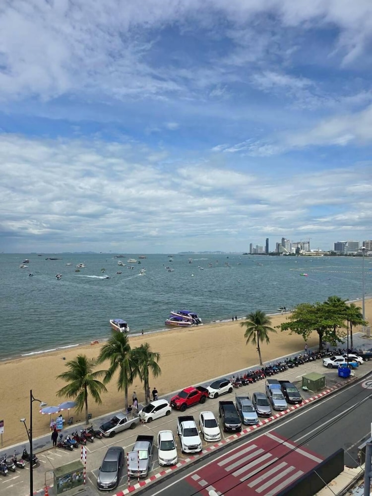 HOUSE HOTEL Central Pattaya 54/58