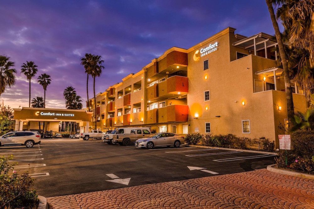 Comfort Inn & Suites Huntington Beach 1/43