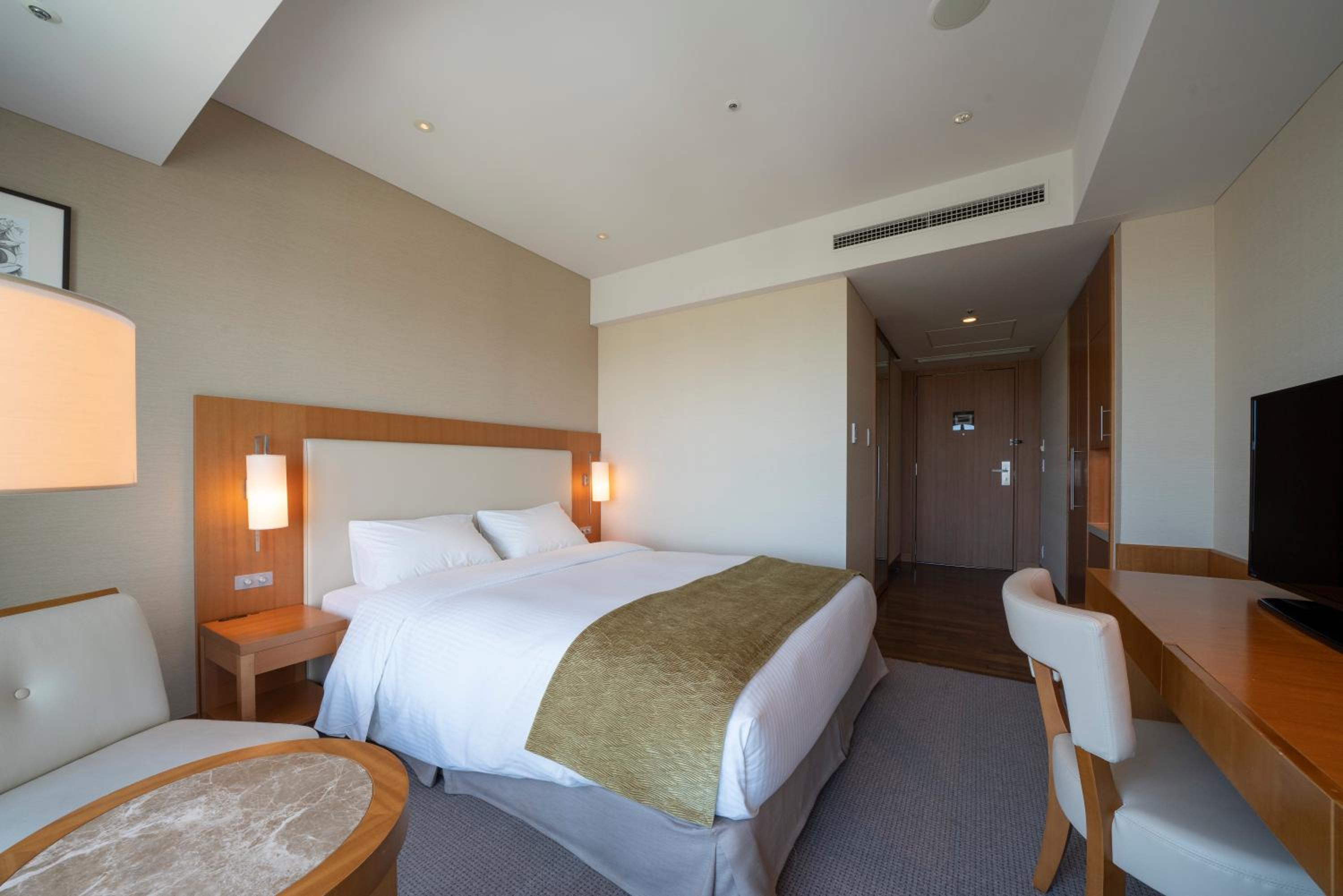 Moderate, Double Bed, Associa Shin Yokohama 6/10