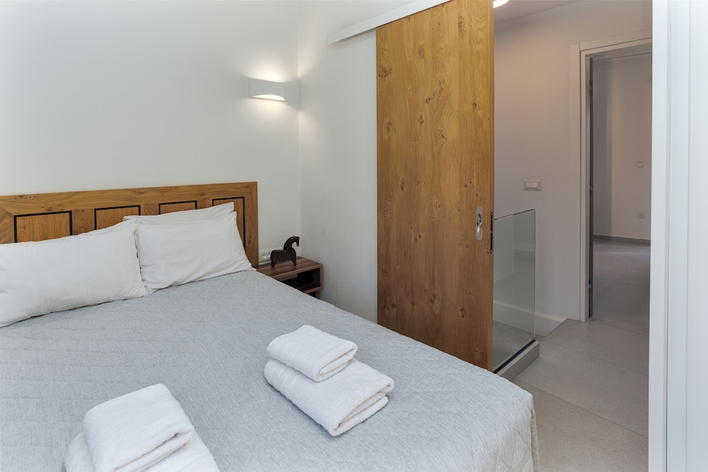 2 BEDROOMS, DUPLEX, DELUXE