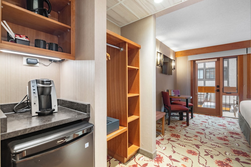 Banff Ptarmigan Inn 42/64