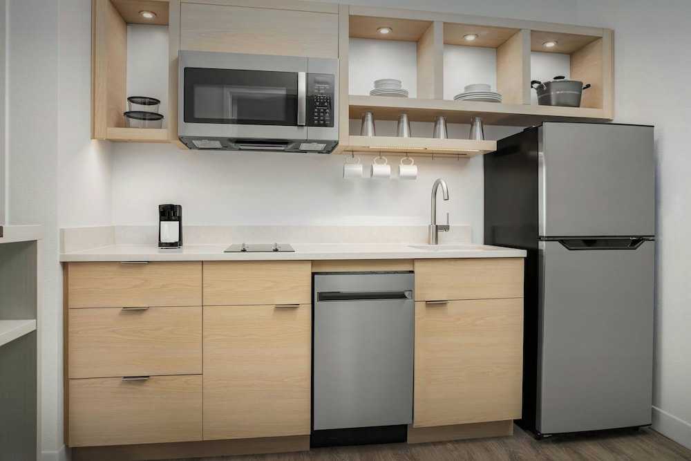 TownePlace Suites by Marriott Forney 6/37