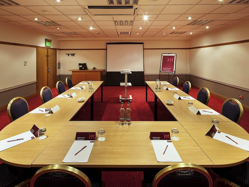 Mercure Maidstone Great Danes Hotel 64/75