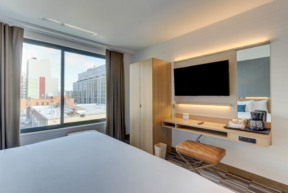 Microtel Inn By Wyndham Long Island City 19/60