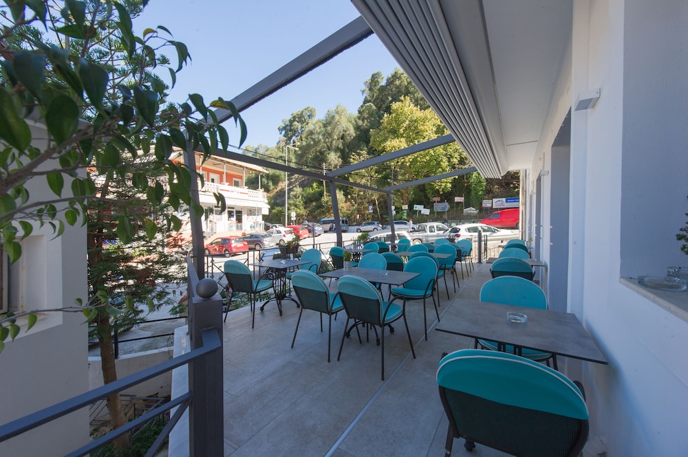 SAN NECTARIOS HOTEL 30/50