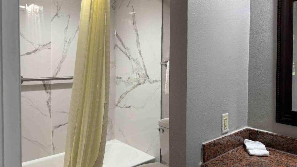 Studio6 Tallahassee, FL – North Monroe 41/42