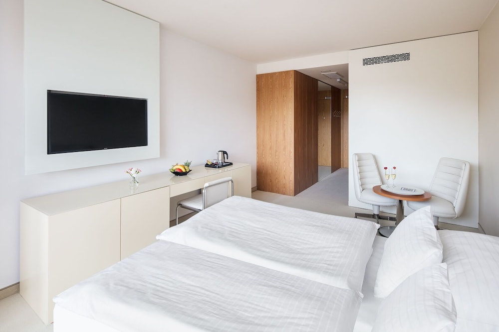 SUPERIOR, DOUBLE OR TWIN BED, CITY VIEW, BALCONY