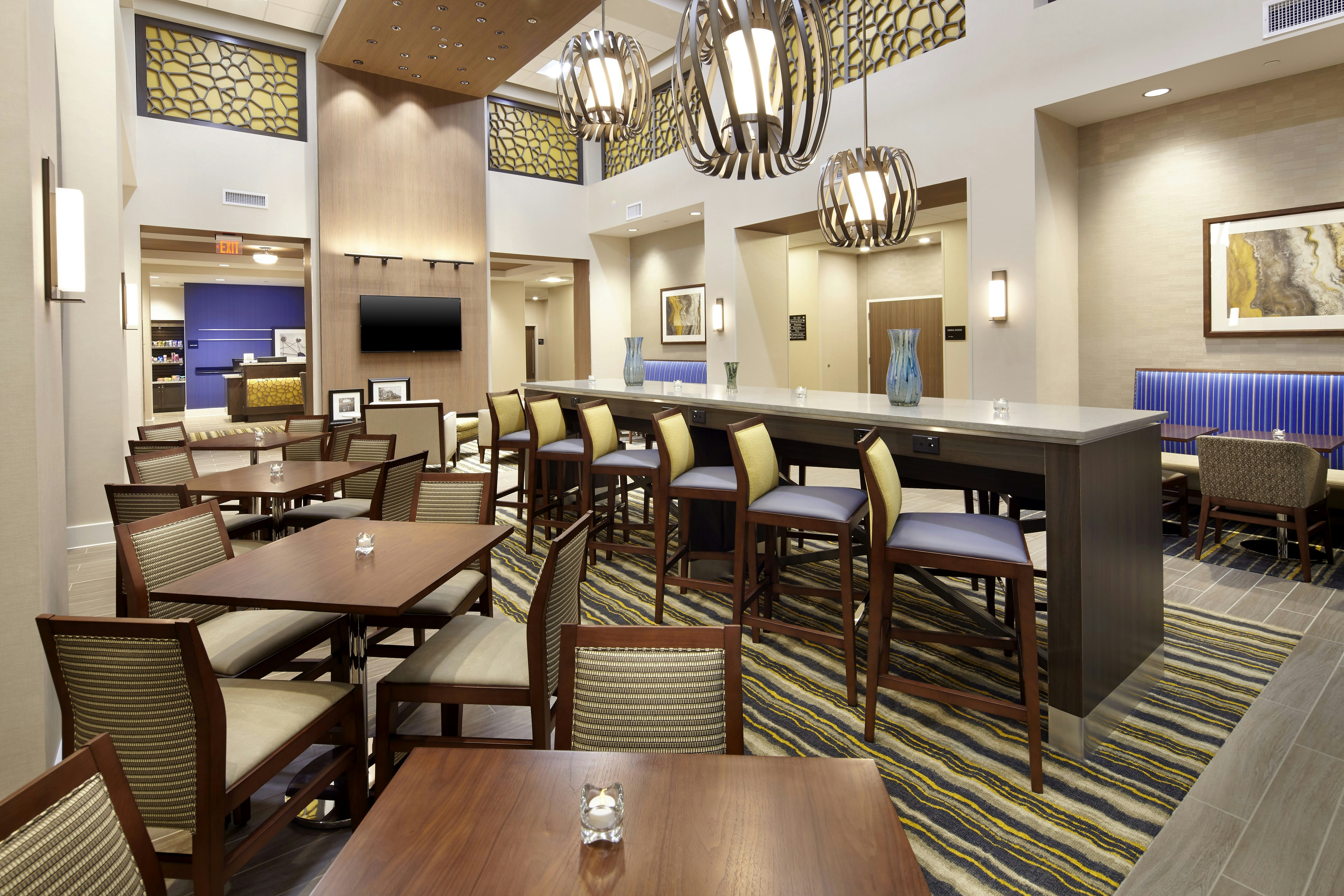 Hampton Inn Suites Pittsburgh Airport South Settlers Ridge 45/60
