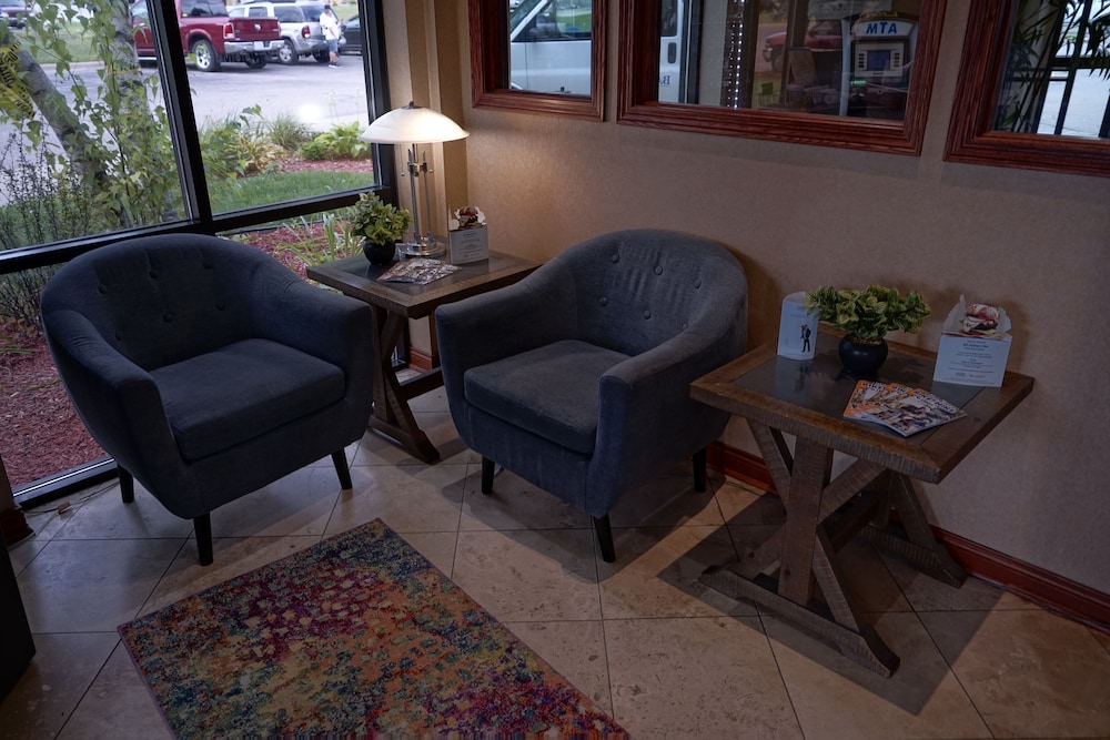 Baymont by Wyndham Shakopee 25/50