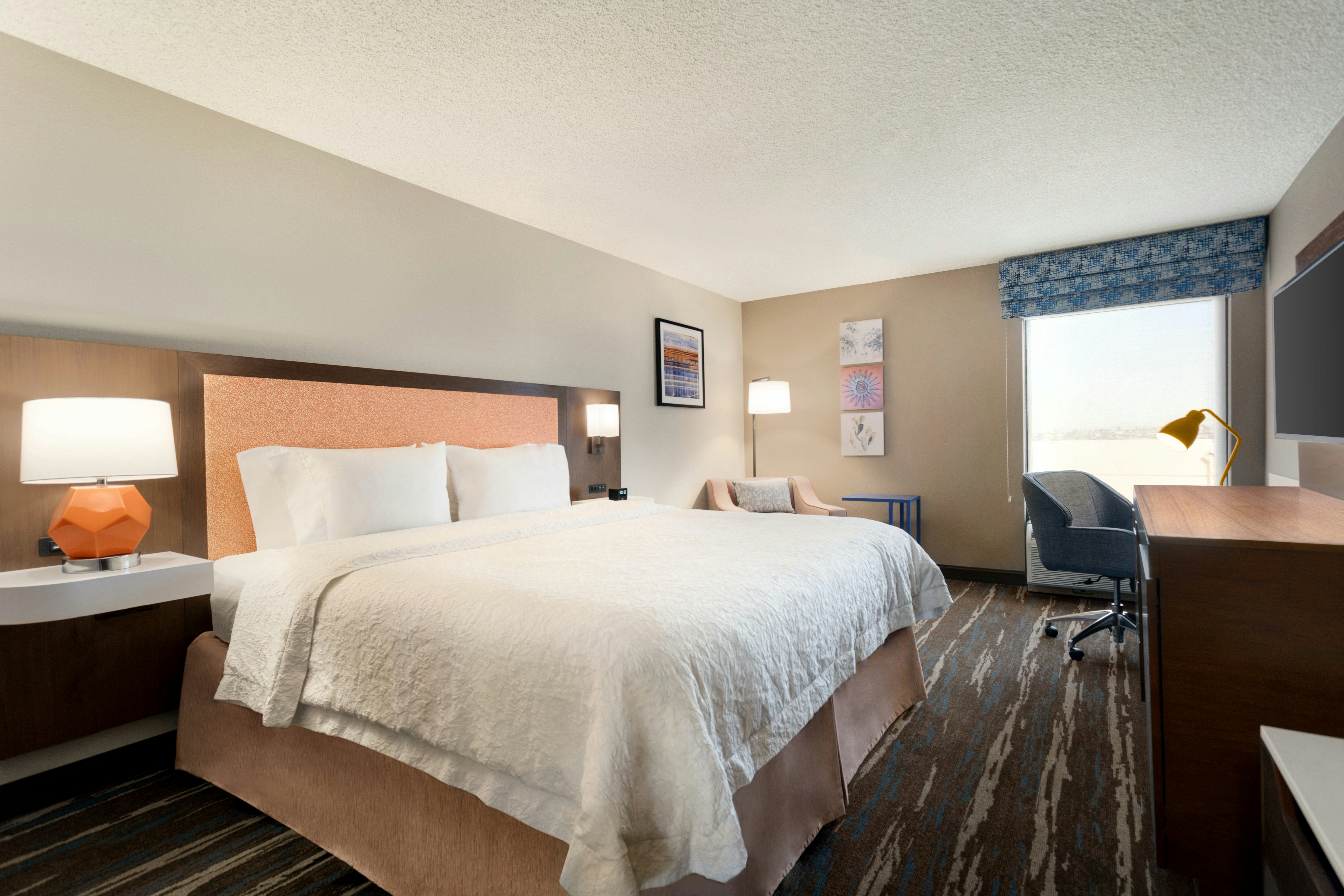 ROOM, KING BED