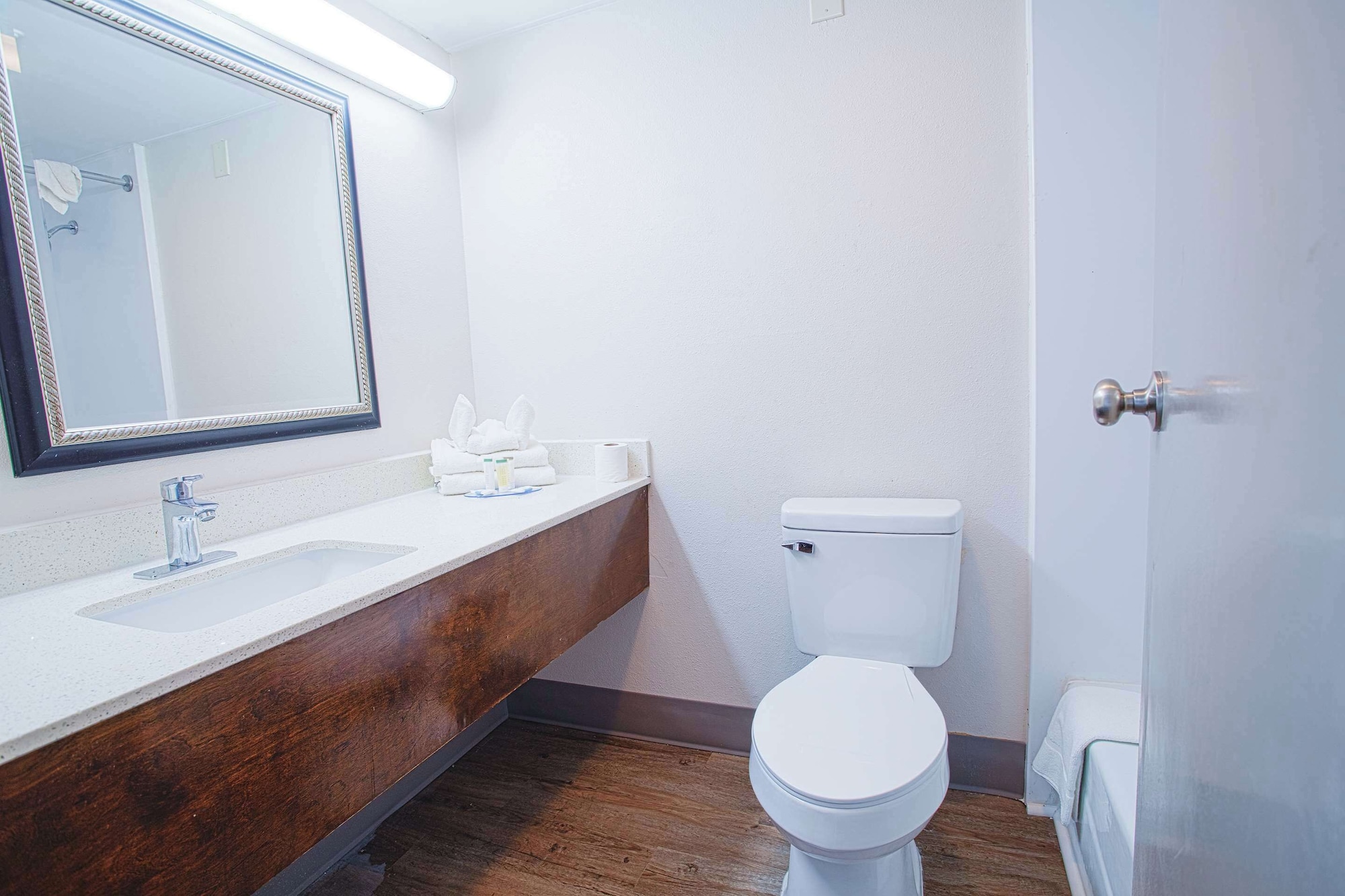 غرفة ديلوكس بسريرين كوين، Americas Best Value Inn Winston-Salem NC 2/2