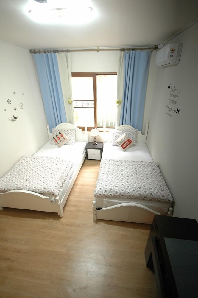 Apple Tree Guest house 12/50