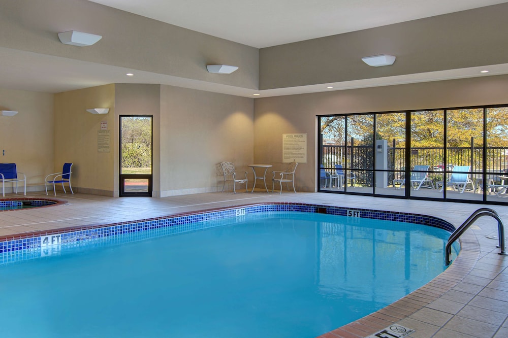 Hampton Inn Fayetteville 43/73