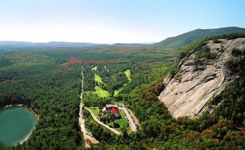The White Mountain Hotel And Resort 42/49