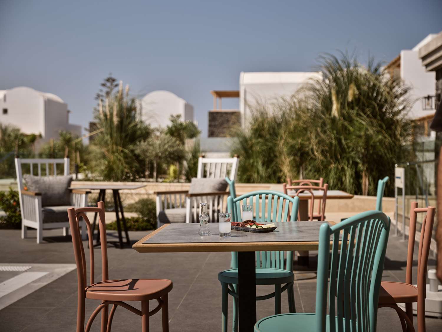 Sea Breeze Santorini Beach Resort, Curio by Hilton 26/50