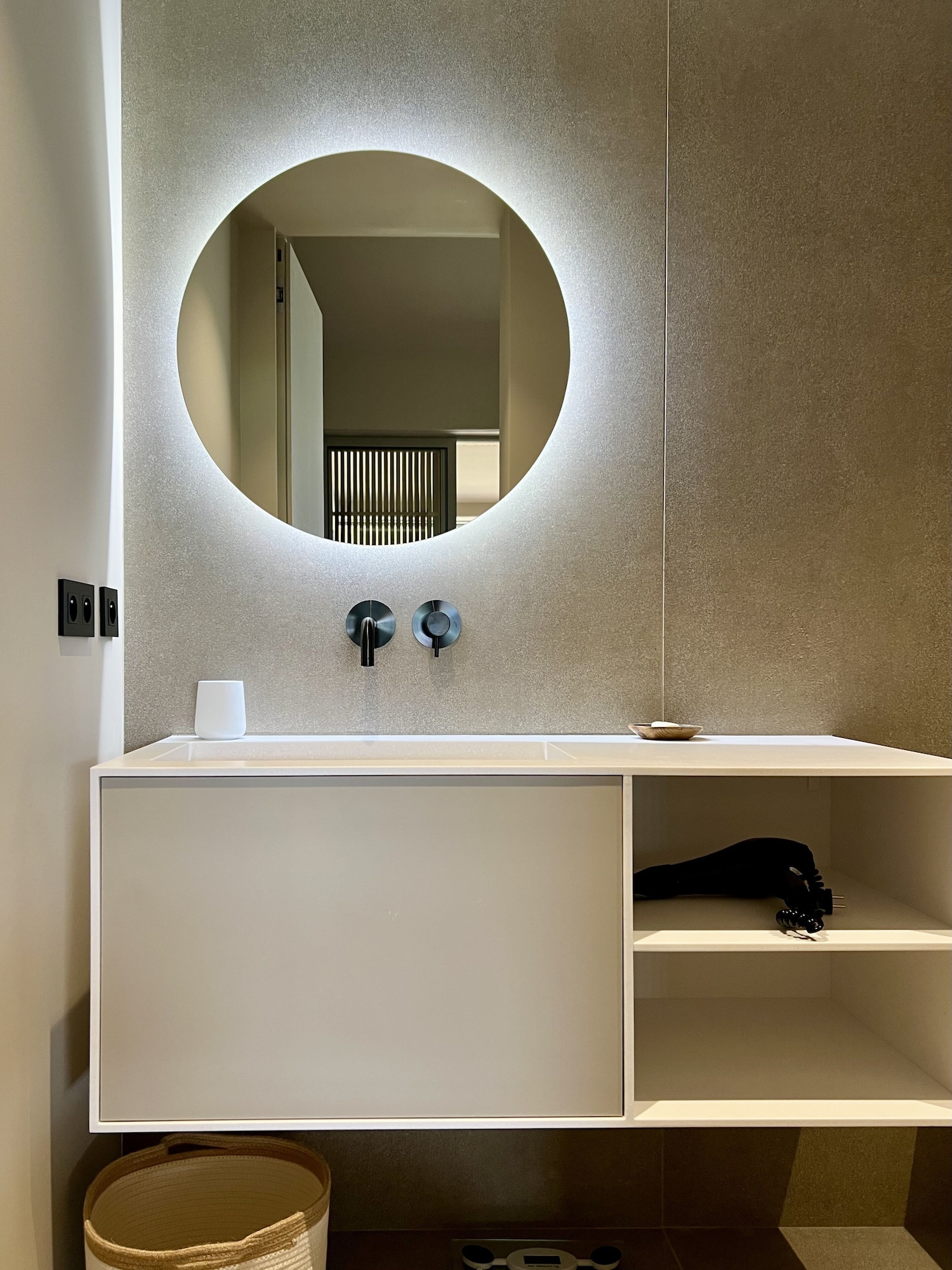 شقة بريستيج بسرير كوين وسريرين منفصلين بإطلالة على البحر، Villa Santa Giulia Palace 10/10