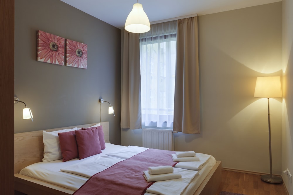 Central Passage Apartments 25/72