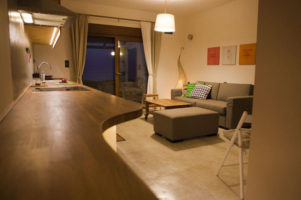 Horizonte Seafront Suites 18/24
