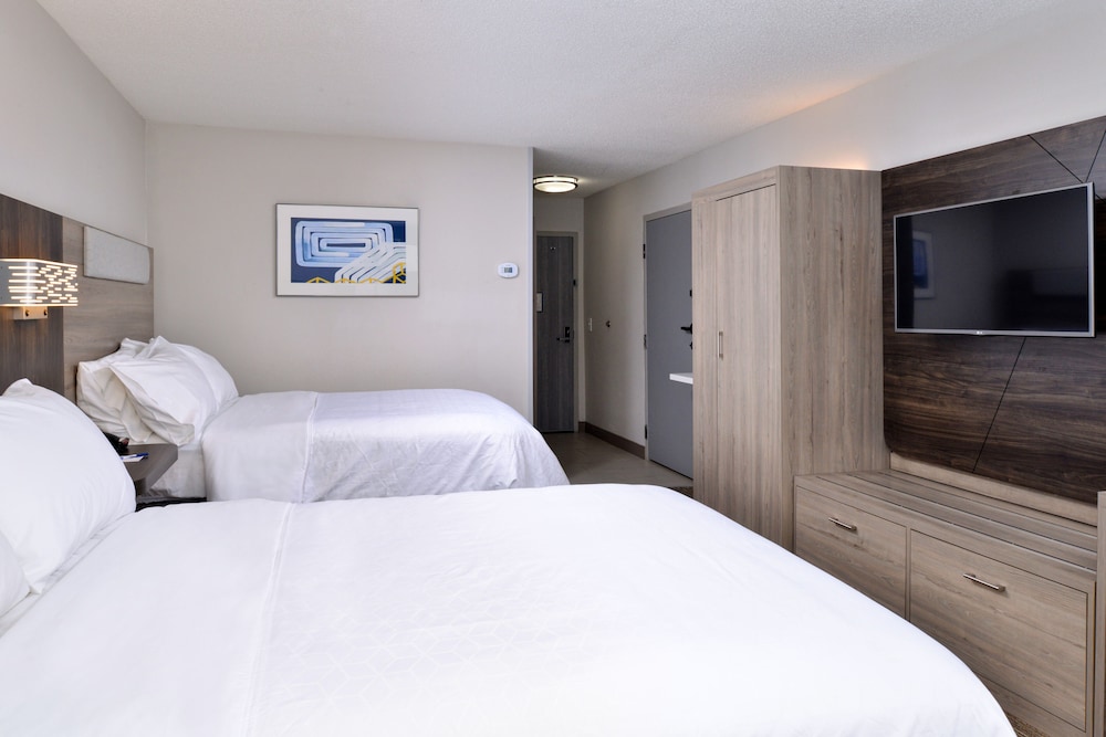 Holiday Inn Express Winston Salem Downtown West 22/56