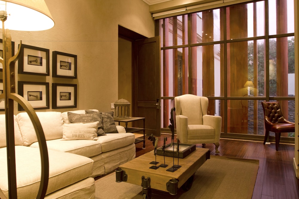Bastion Luxury Hotel 54/75