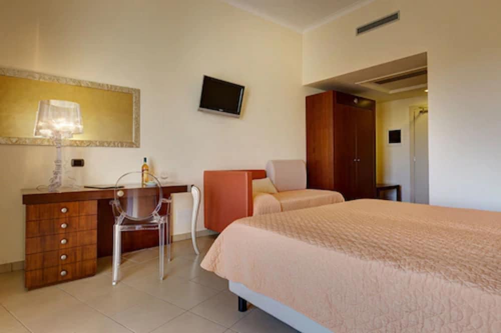 Grand Hotel Sofia 29/69