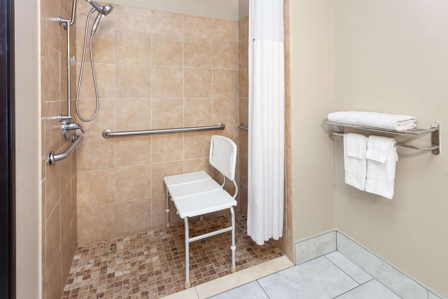 Americinn By Wyndham Hudson 20/20