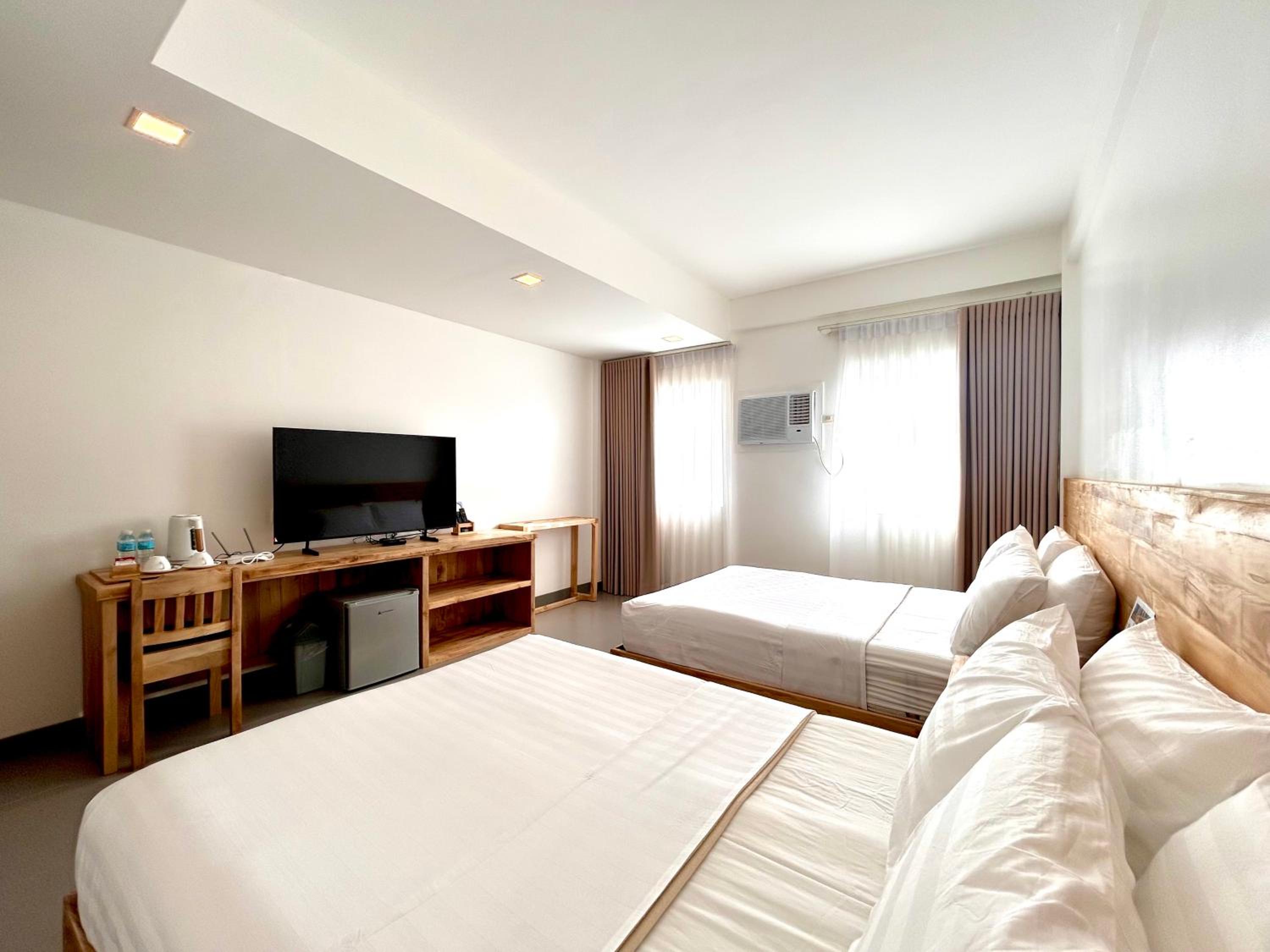 Superior, Quadruple, 2 Double Beds