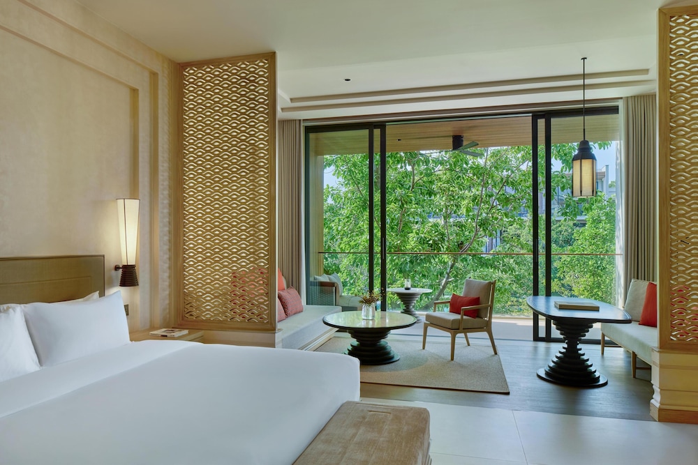Deluxe, King Bed, Forest View, Sofa, Balcony