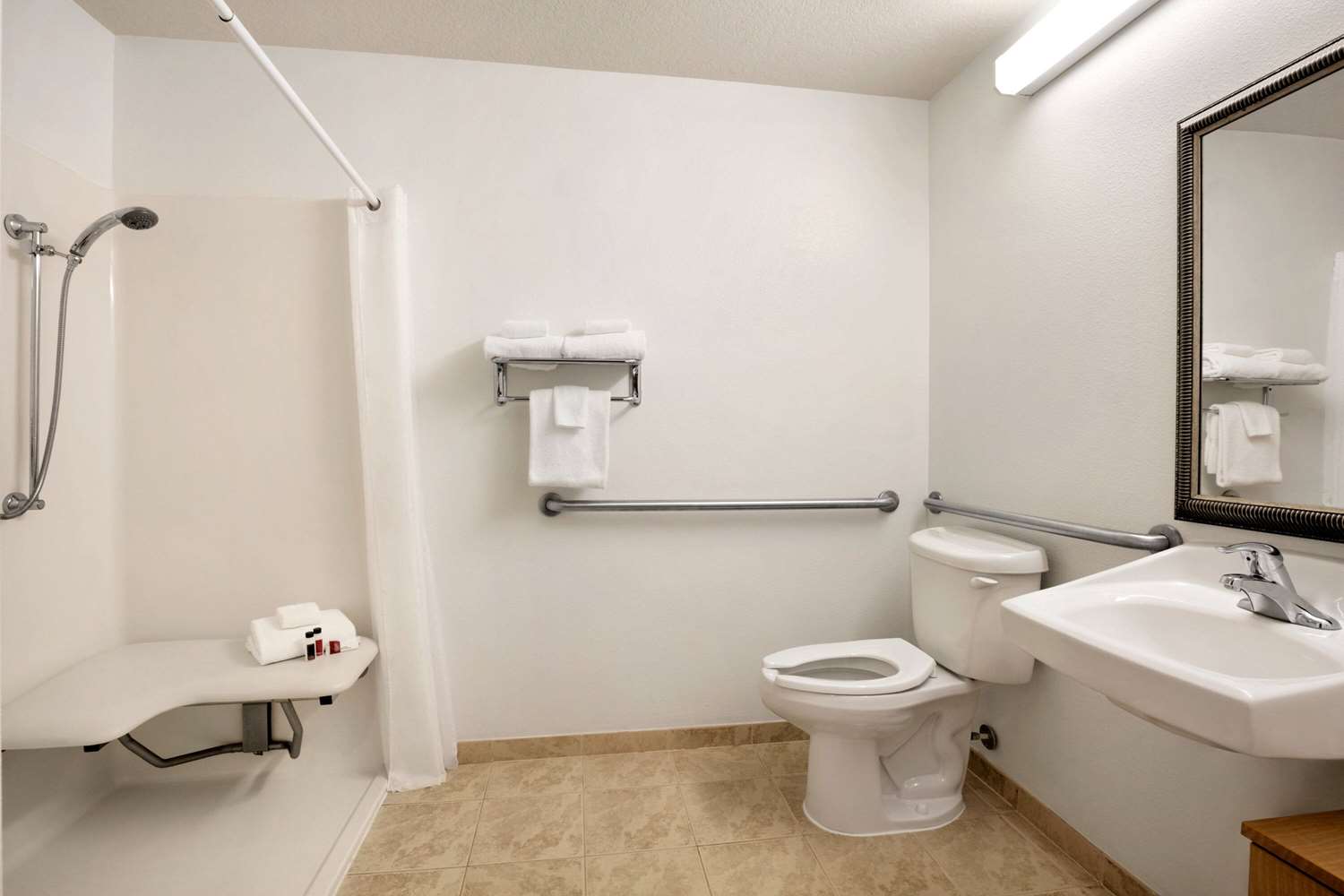 Microtel Inn And Suites By Wyndham Culpeper 28/29