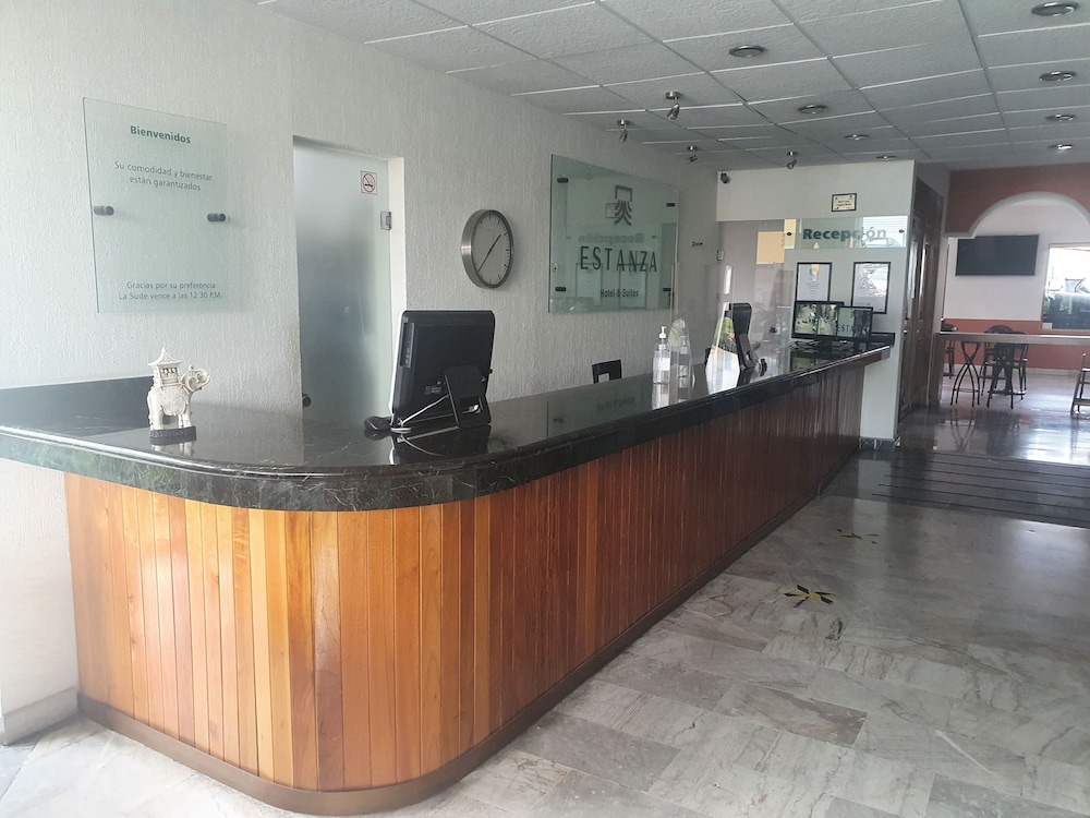 Estanza Hotel and Suites 4/58