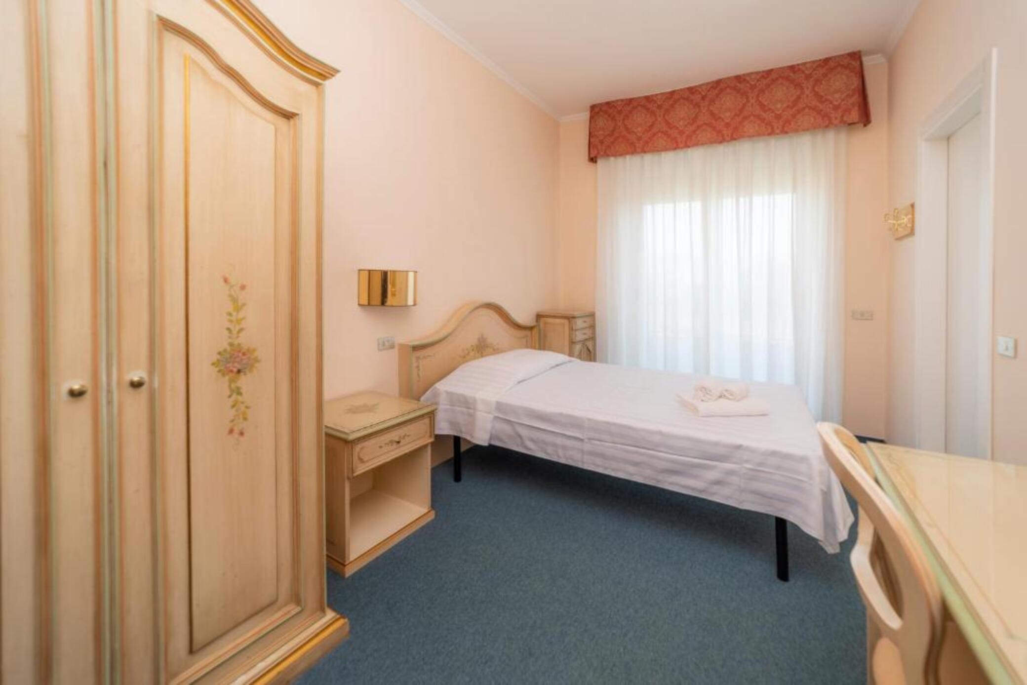 Room, Single