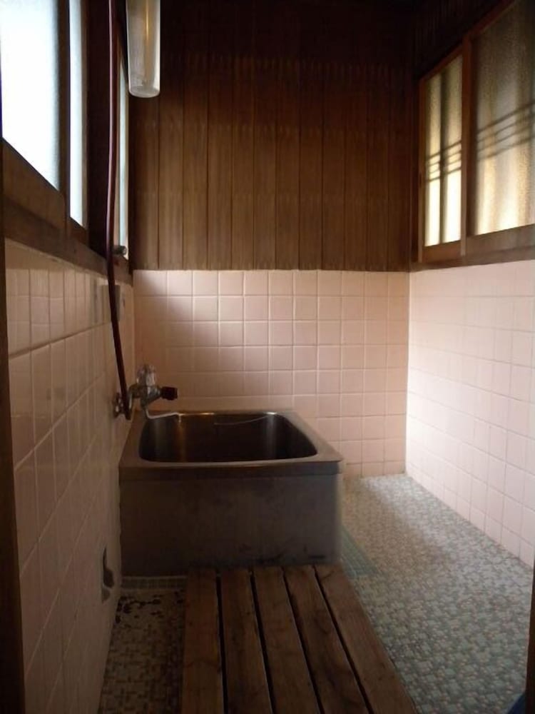 Guesthouse Kingyoya - Hostel 24/42