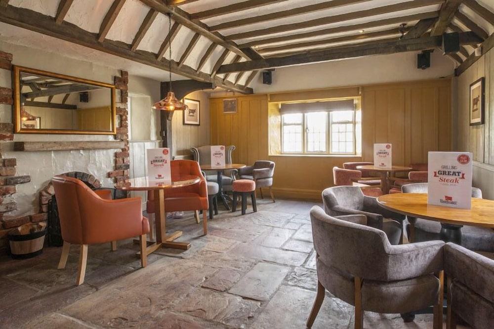 Premier Inn Gloucester (Little Witcombe) 34/50
