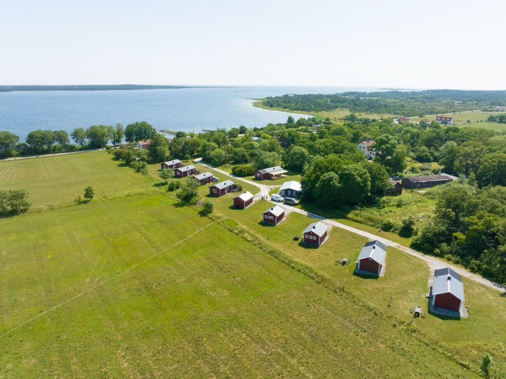 Frosunds Semesterby 37/50