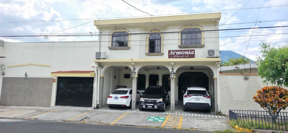 Armonía Hostal 52/55