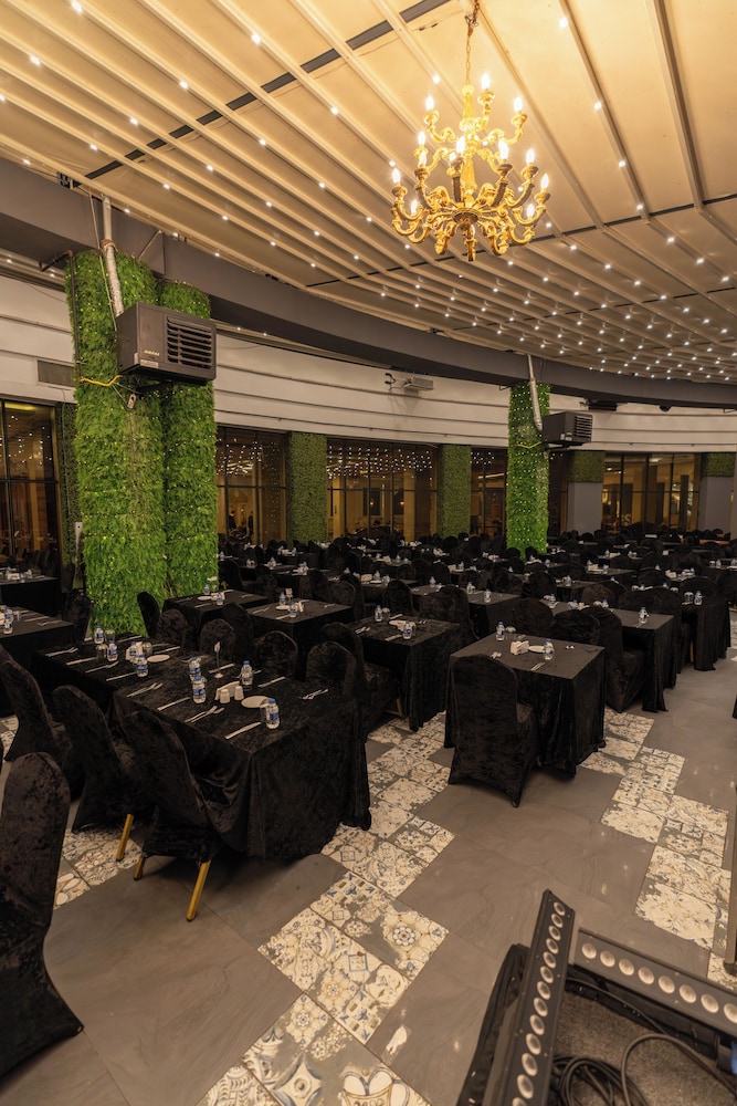 Maxwell Resort Hotel & Spa 48/50