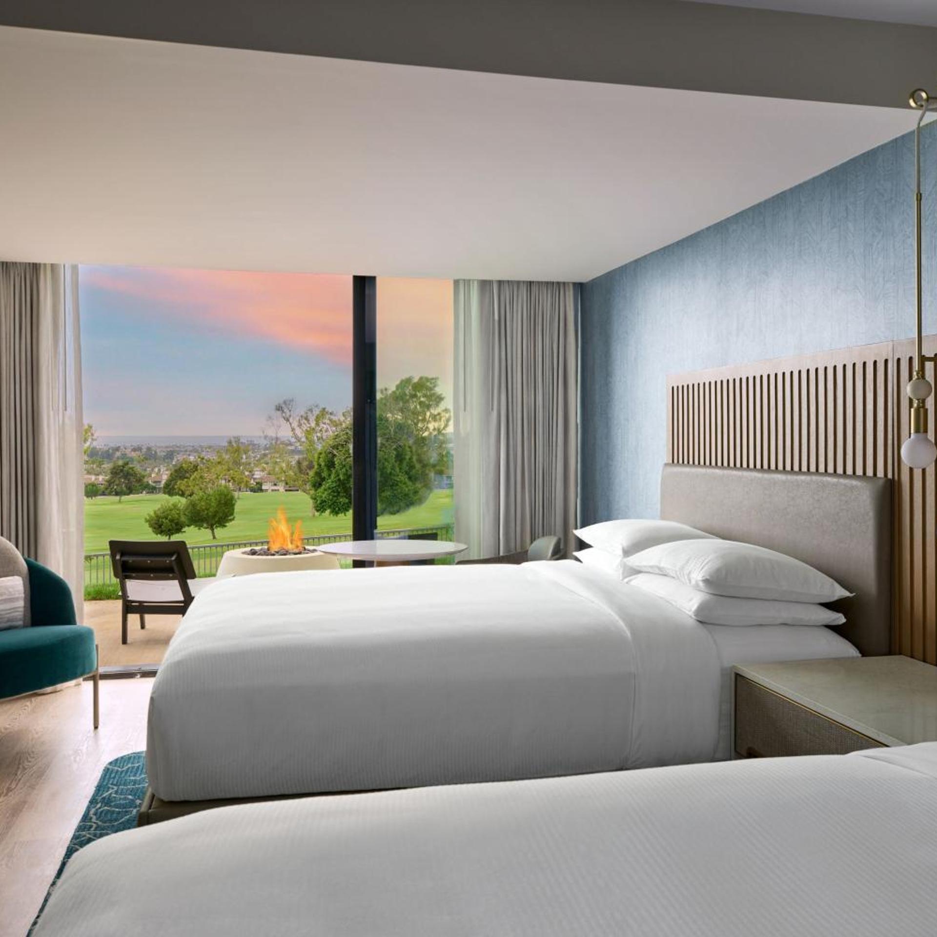 Guest Room, 2 Queen Beds, Golf Course View, Ground Floor