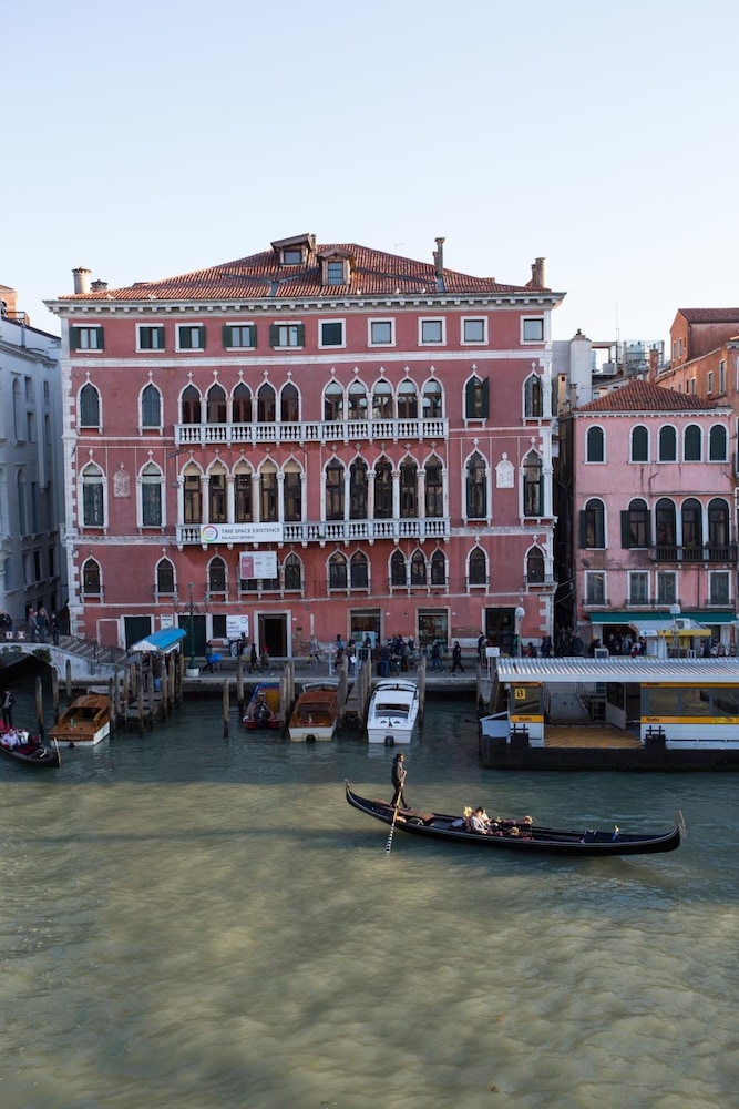Riva del Vin Boutique Hotel 53/58
