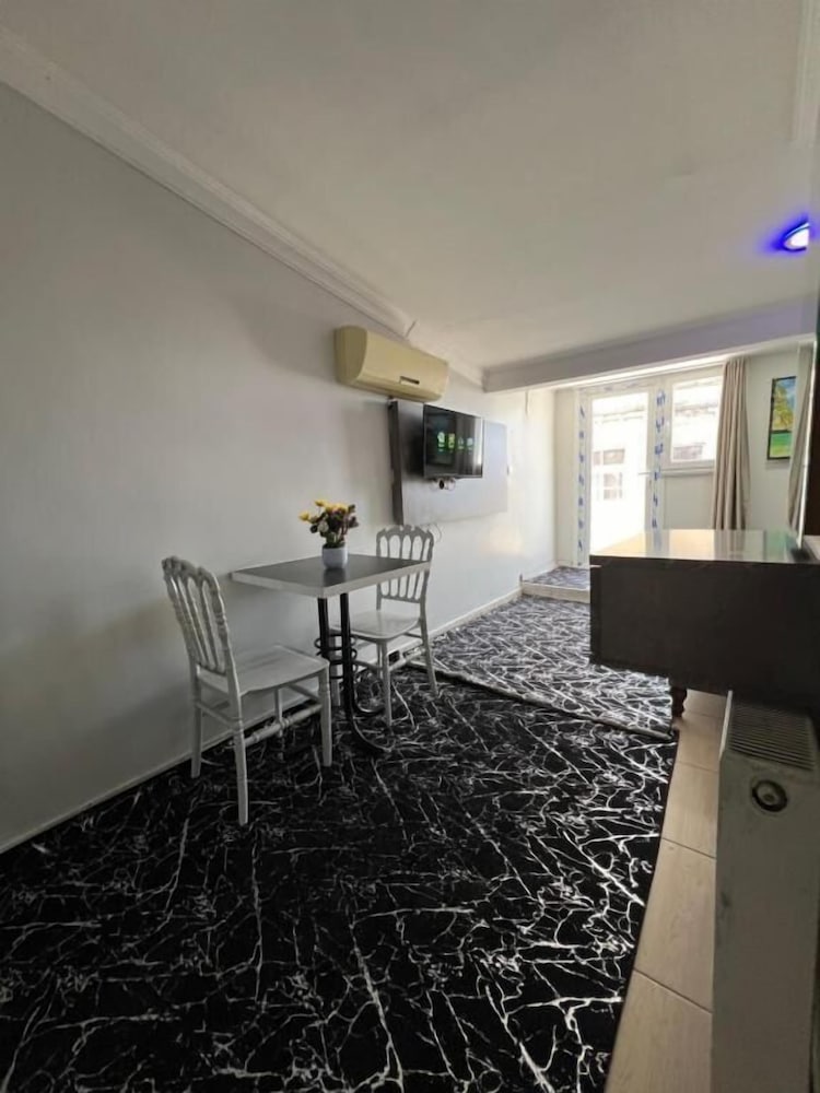 Taksim Brand Suite 60/65
