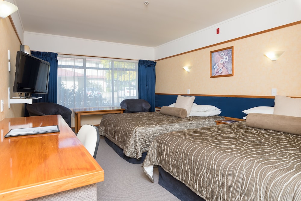 Distinction Hamilton Hotel Conference Centre 8/50