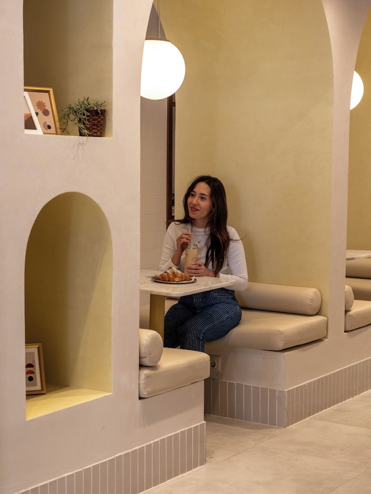Bahcelievler Hotels 25/50