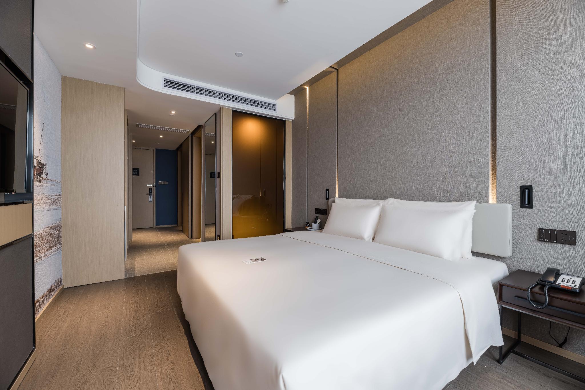 Elegant, King Bed