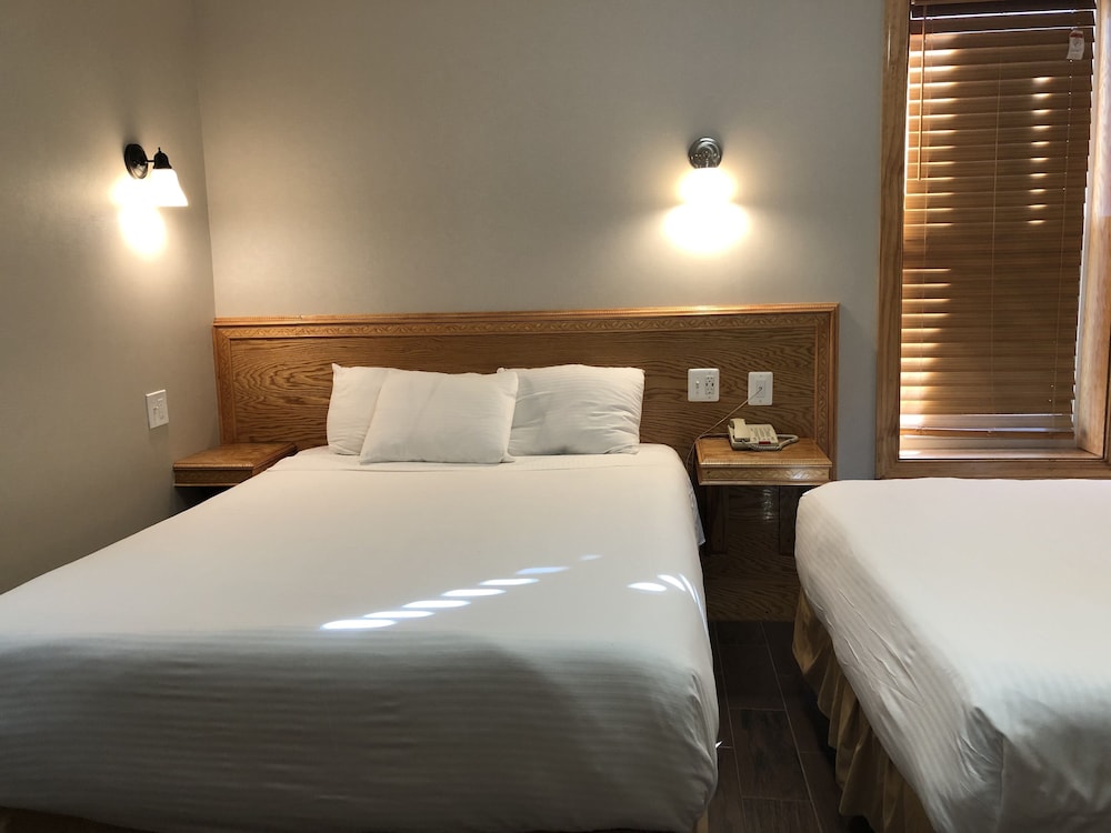District Hotel 15/59