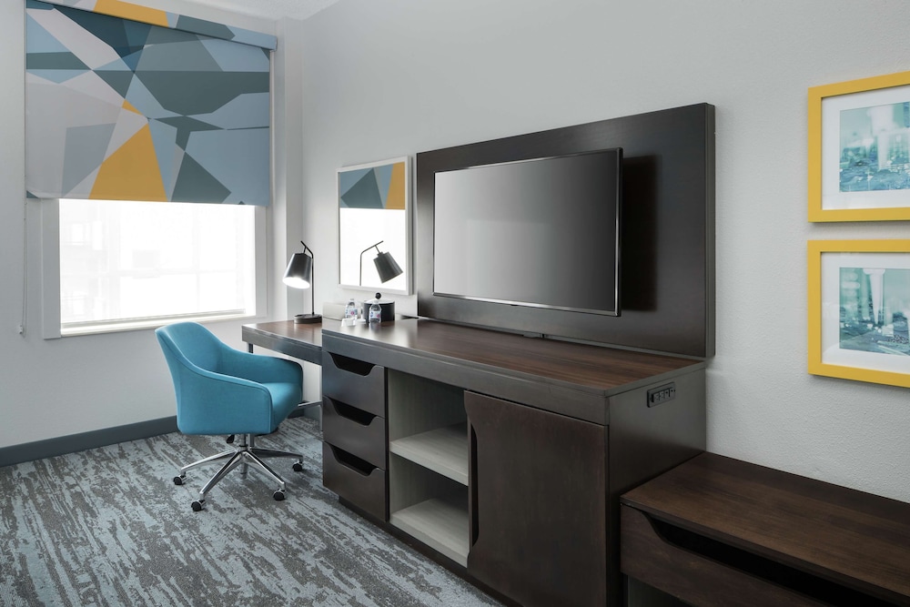 Hampton Inn and Suites Atlanta Downtown 53/56